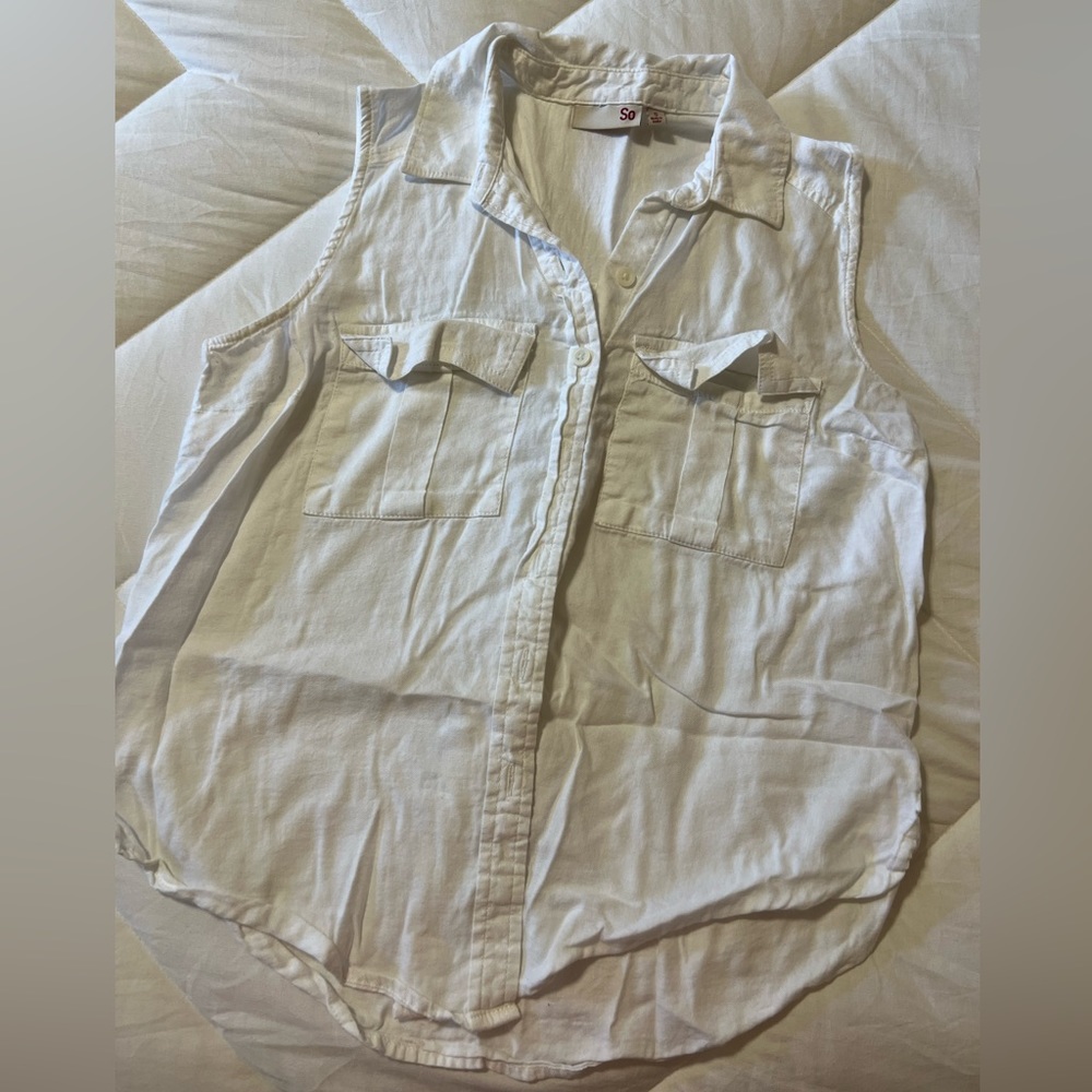 Women’s SO button down tank top.